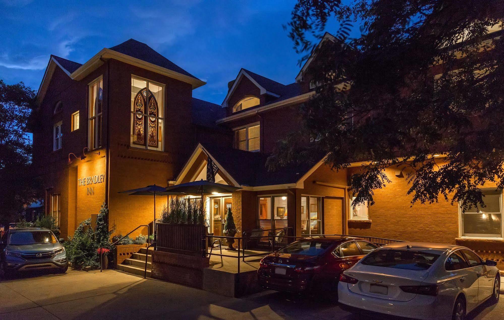 The Bradley Boulder Inn Екстериор снимка
